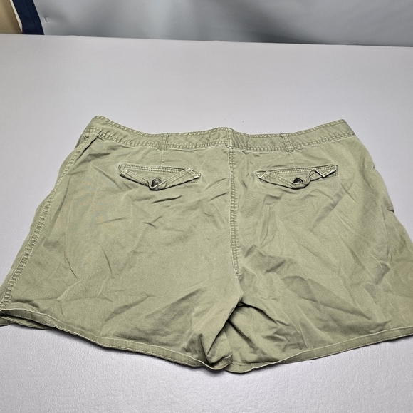 Michael Michael Kors army green shorts women's plus size 14 - Picture 2 of 10